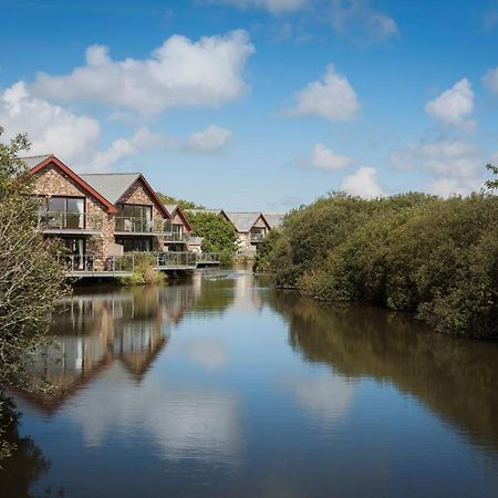 Kingfisher Hot Tub & Log Burner House On Premium Lakeside With Resort Facilities St Columb Major Ngoại thất bức ảnh